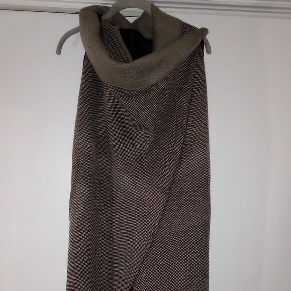 🆕🥼Cowlneck Reversible Multicolored Buttoned Shawl Wrap - Picture 6 of 9